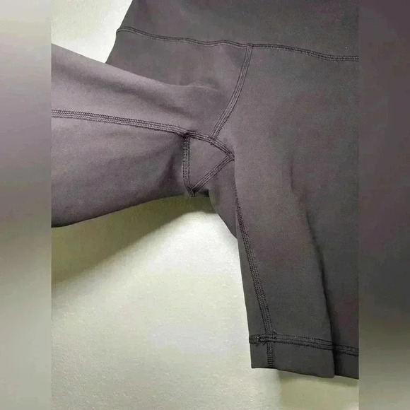 257. Lululemon Wunder Train High-Rise Short Graphite black Size 6 - Picture 8 of 11